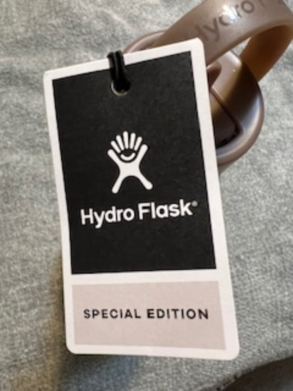 NWT Mocha Brown Special Edition Hydro Flask (water bottle/thermos) 32. oz. - Picture 4 of 8